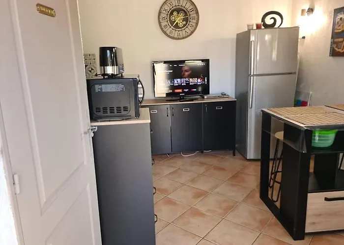 Studio Climatise Dans Villa Calme A 15Km De Cannes