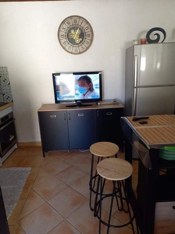 Apartment Climatise Dans Calme A 15km De Cannes